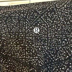 lululemon Black with White Speckle Print Leggings